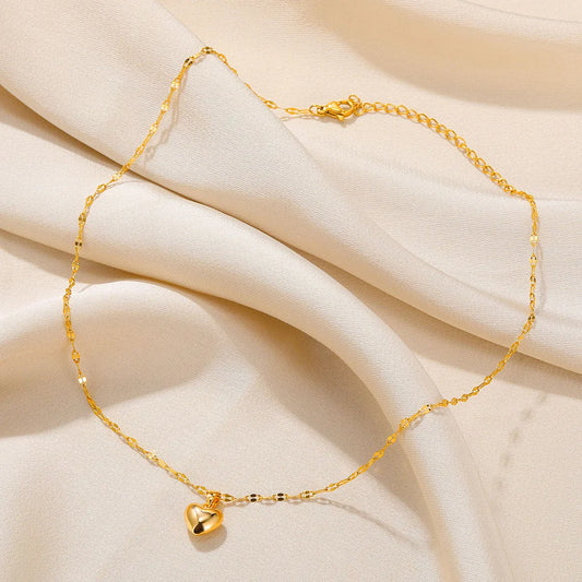 Collar de Acero Inoxidable con Corazón – Gargantilla Moderna y Sencilla para Mujer, Joyería de Moda 2023