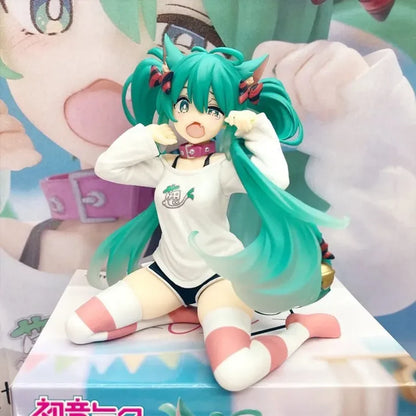 Hatsune Miku Figura de Escritorio – Versión Neko T-Shirt 11cm Anime Kawaii, Muñeca Coleccionable Modelo Decorativo y Regalo