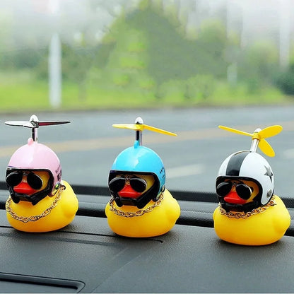 Pato Amarillo Decorativo con Casco, Gafas y Hélice | Adorno Divertido para Coche, Moto o Bicicleta