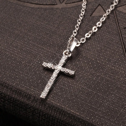 Collar con Colgante de Cruz Ajustable – Incrustaciones de Cristales, Elegante para Mujer