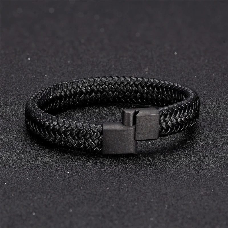 Pulsera de Cuero Genuino para Hombre – Joyería Clásica con Cierre Magnético de Acero Negro