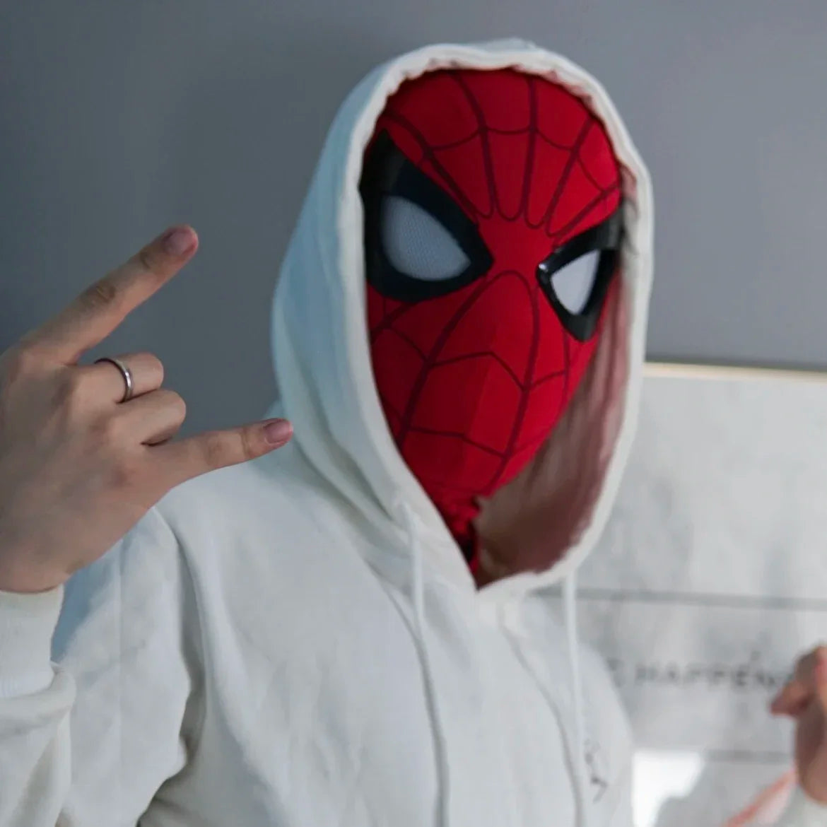Máscara Spiderman con Ojos Móviles – Control Remoto Juguete Cosplay Infantil Halloween Navidad Peter Parker