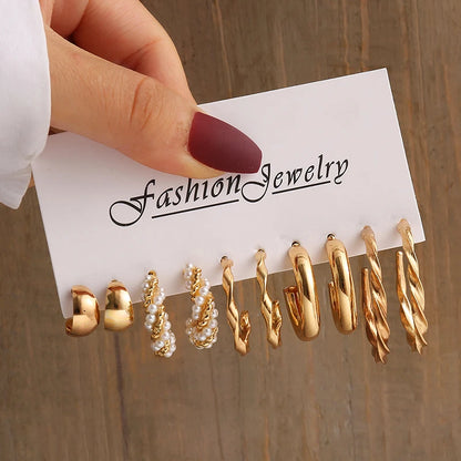 Set de Aretes Dorados Vintage con Perlas – Geométricos Colgantes para Mujer, Elegantes y Modernos
