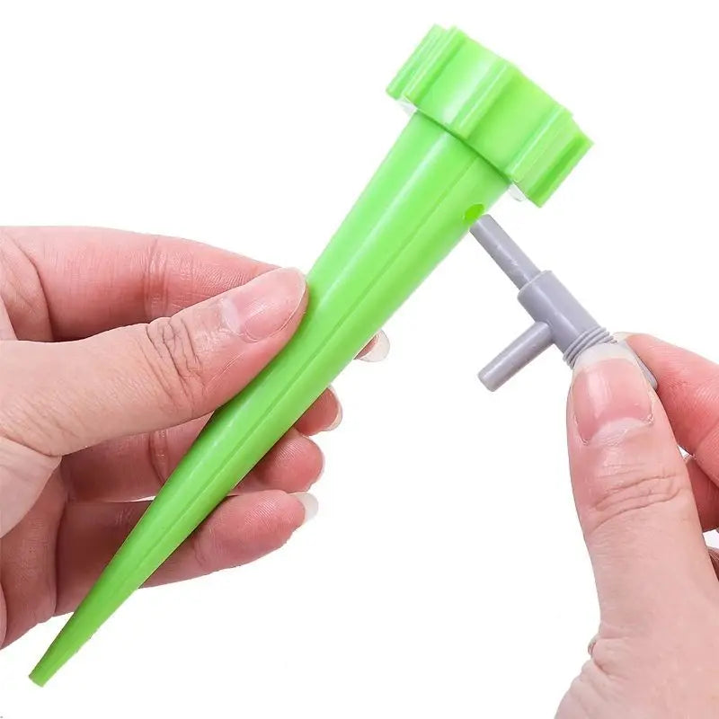 Sistema de Riego Automático por Goteo – Auto-Watering Spike Ajustable para Plantas de Interior y Exterior