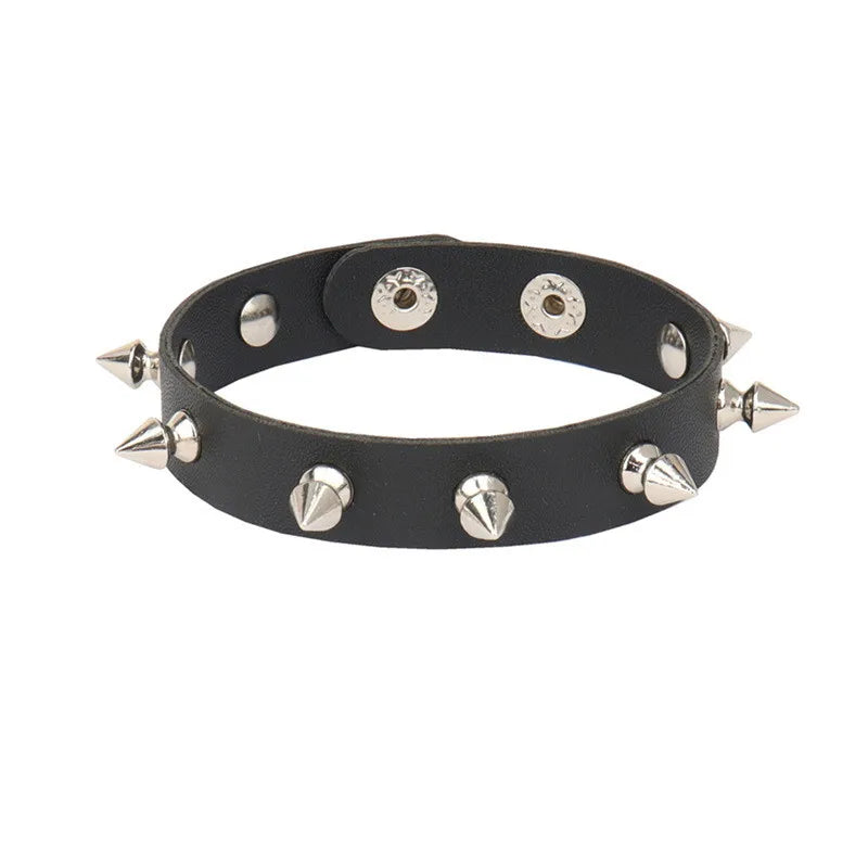 Pulsera Punk de Cuero PU con Tachuelas y Púas - Brazalete Ajustable Negro Unisex