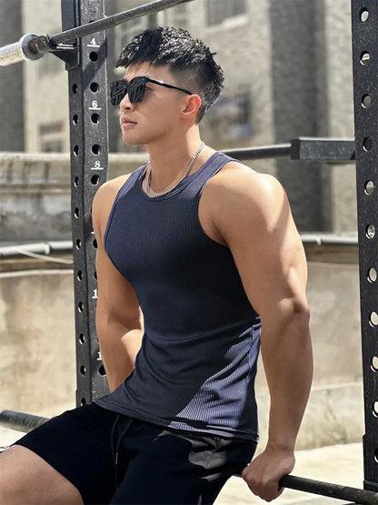 Tank Top Oversized de Hombre – Camiseta Sin Mangas, Cuello Redondo con Rayas Elásticas, Gym, Fitness, Running y Bodybuilding