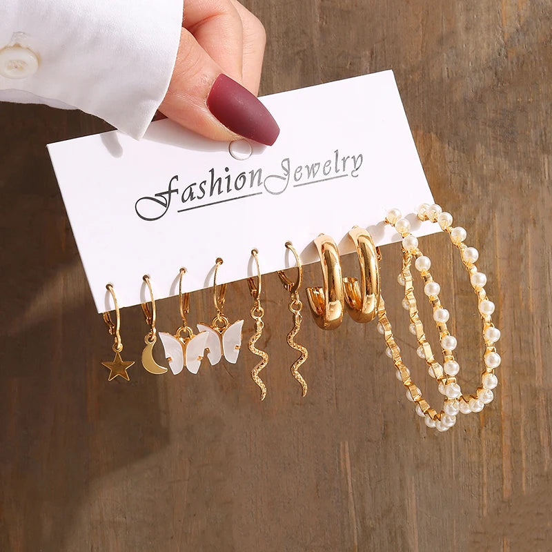 Set de Aretes Dorados Vintage con Perlas – Geométricos Colgantes para Mujer, Elegantes y Modernos