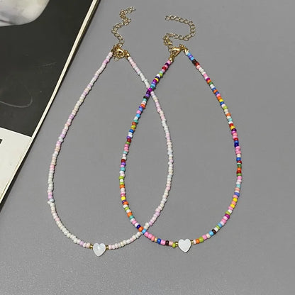 Collar Choker con Concha Natural y Dije de Corazón – Cuentas de Colores de Moda para Mujer y Niña