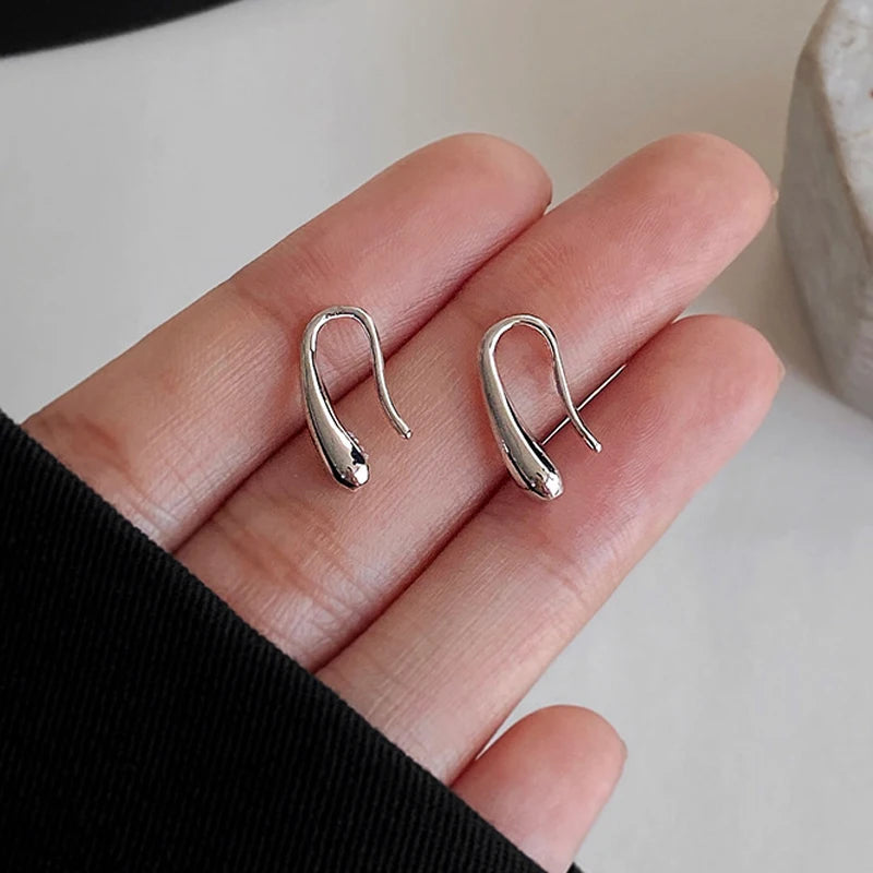 Aretes de Plata 925 en Forma de Gota – Pendientes Elegantes para Mujer, Estilo Minimalista y Retro