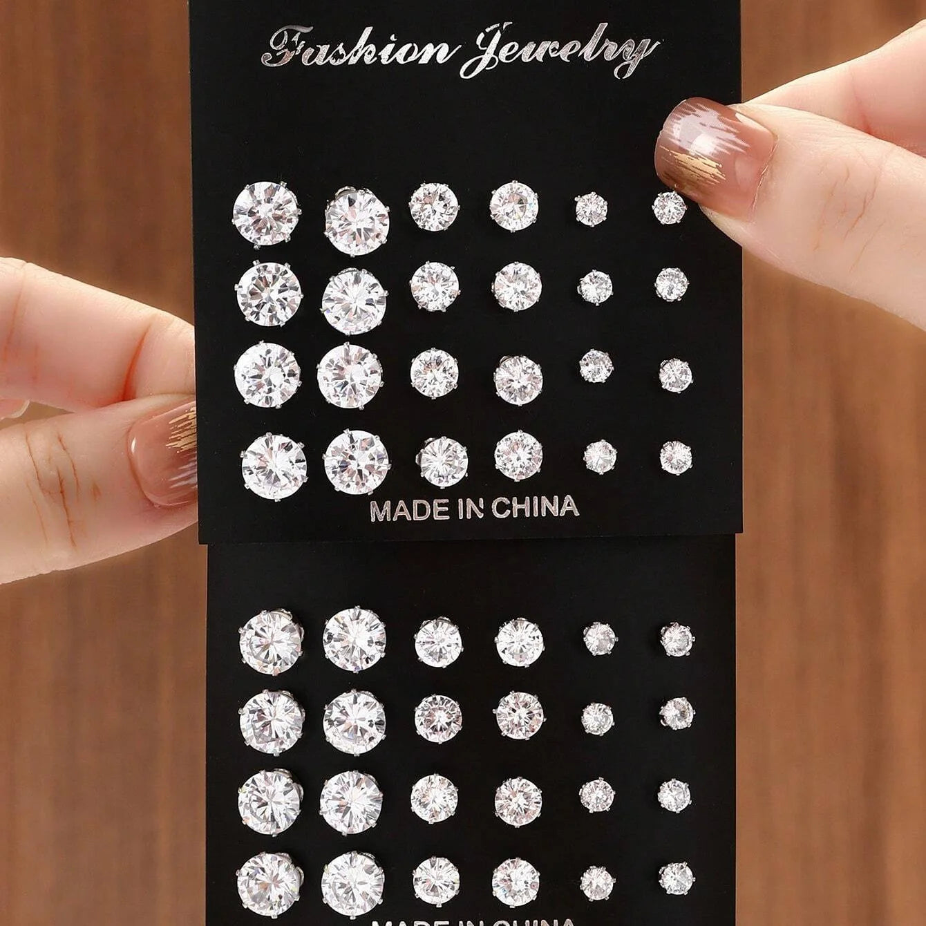 Set de 12 Pares de Aretes de Circonia – Pendientes Brillantes y Elegantes para Mujer, Regalo Ideal
