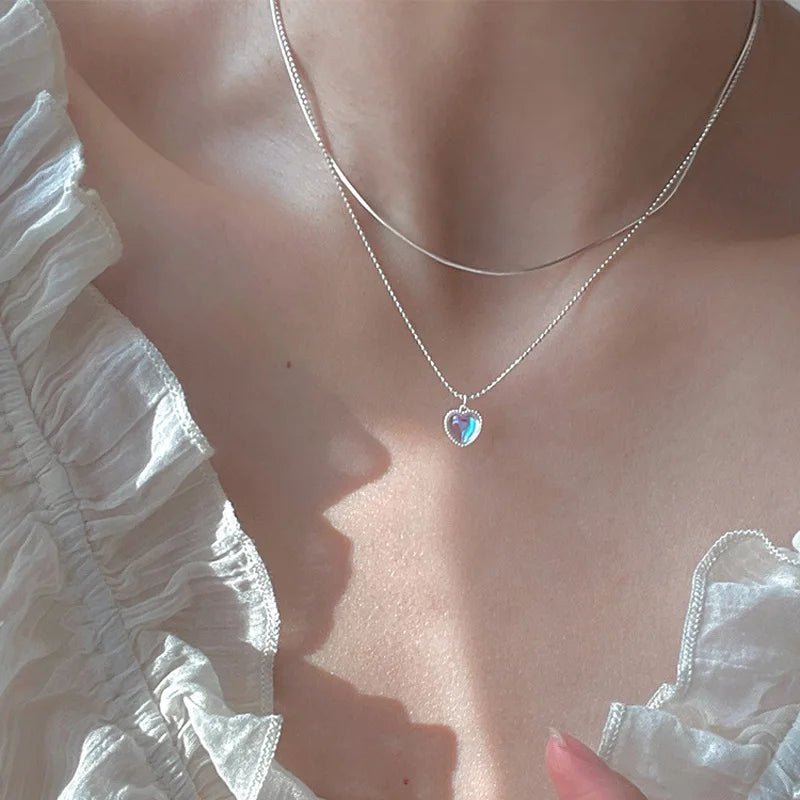 Collar Doble Capa con Mariposa Brillante – Cadena Delicada para Mujer, Joyería Elegante