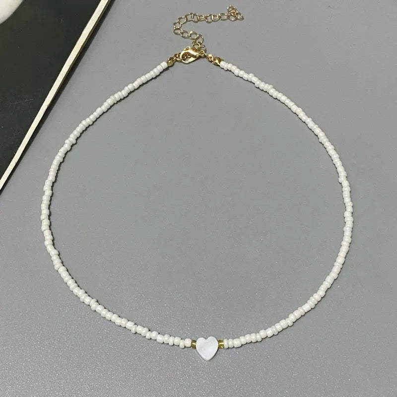 Collar Choker con Concha Natural y Dije de Corazón – Cuentas de Colores de Moda para Mujer y Niña