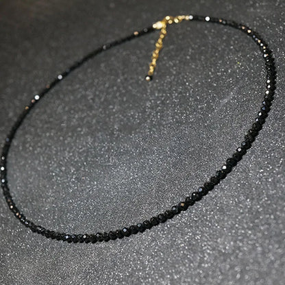 Collar Choker Corto con Cuentas Negras | Joyería Fina para Mujer | Gargantilla Elegante de Fiesta y Uso Diario